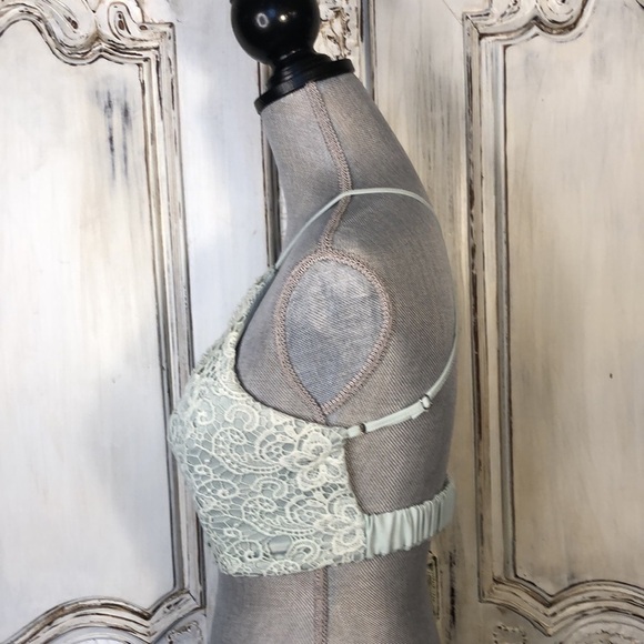 Phanuel Soft Sea foam Green Lace Adjustable Strap Crop Cami Size S-M - Picture 5 of 9